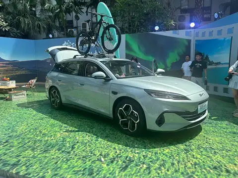 10万左右就能买7秒级破百的旅行车，配可变悬架+高速辅助驾驶